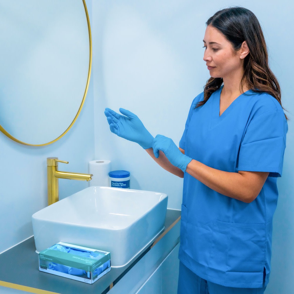 AEROGLOVE Medium Nitrile Powder-Free Gloves Box/100 - Image 2