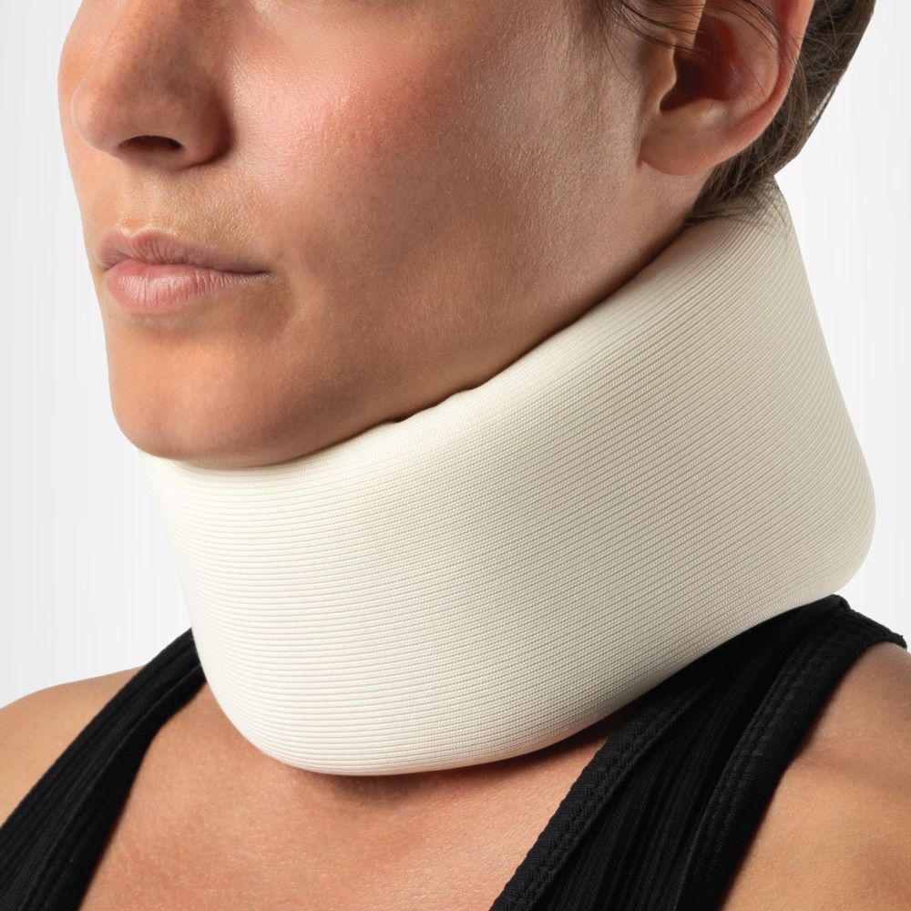 AeroSupplies Medium Foam Cervical Collar - Image 3